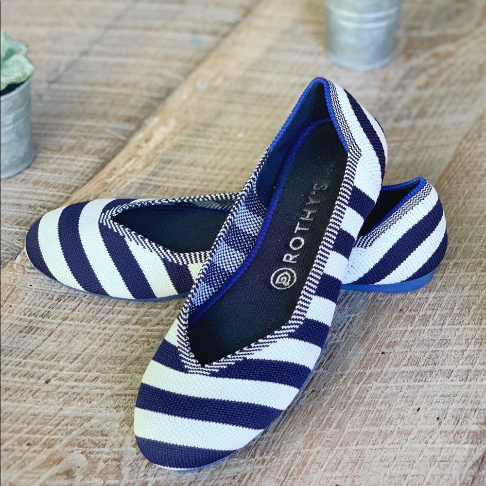 ROTHY’S FLATS NAVY BLUE STRIPE SIZE 8